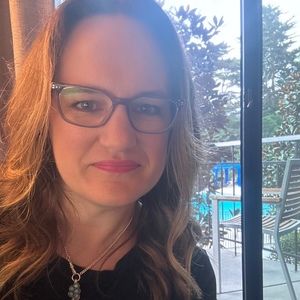 Meet your Posher, Amanda l